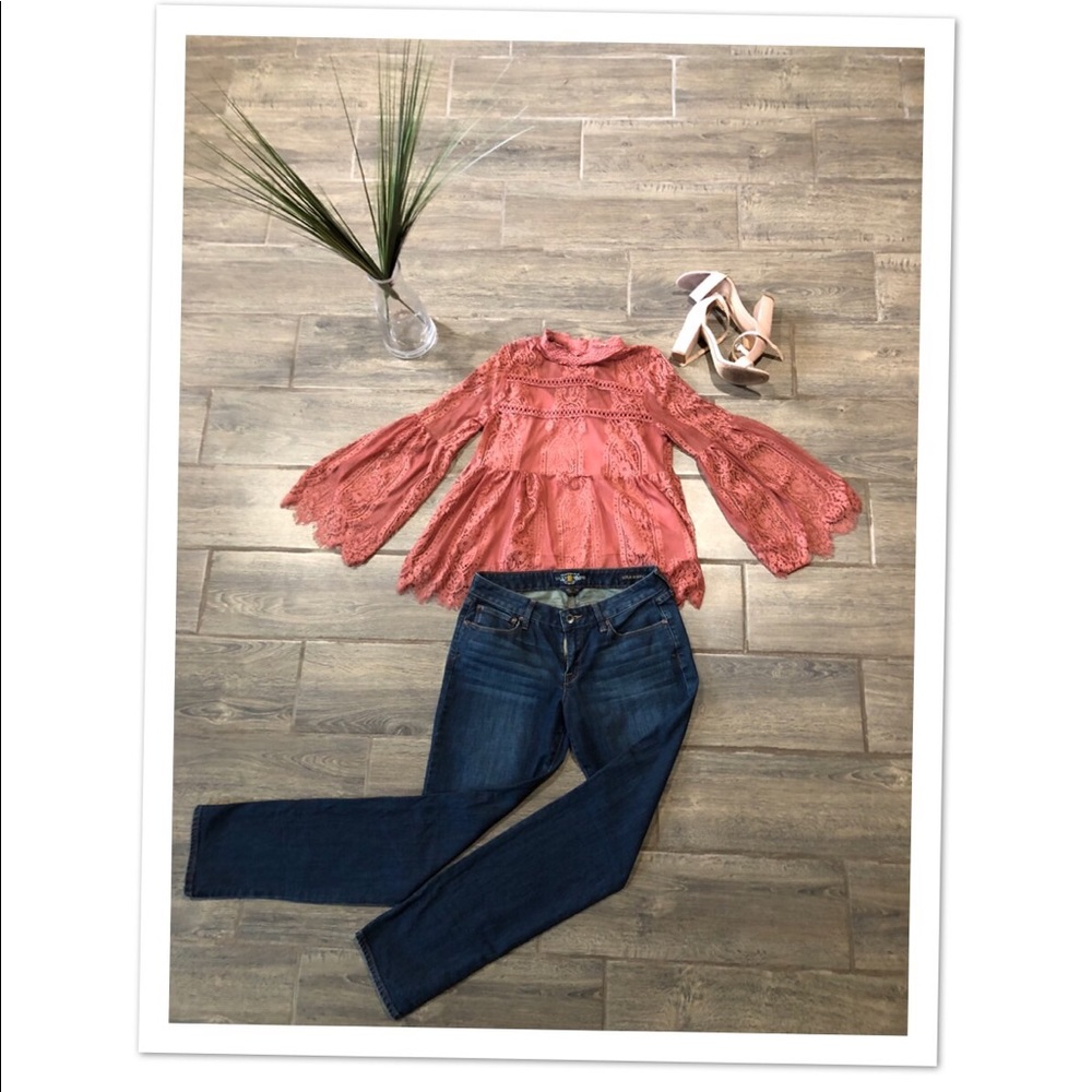 Gorgeous lace bell sleeve top with matching cami